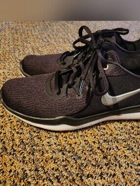 Nike Women's Deep Purple and Silver Athletic Trainers